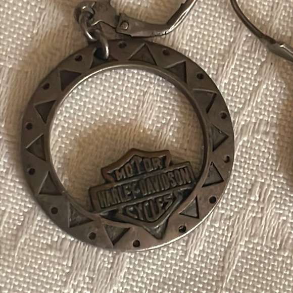 Harley Davidson pierced earrings in Silvertone - Picture 4 of 4